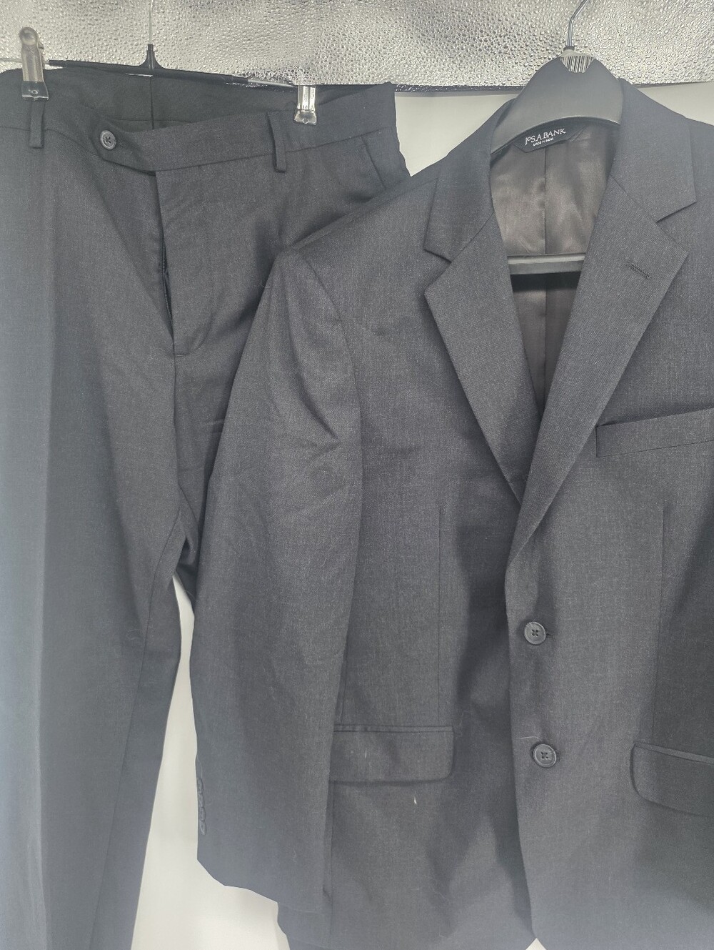 Men's Jos. A. Bank 2piece Wool Suit Gray 41R 35 Waist Inseam 31